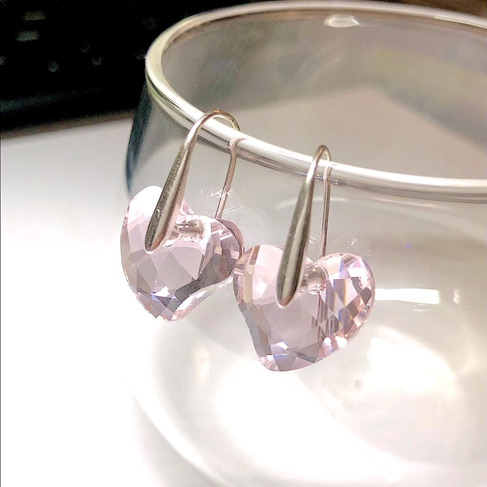 ✨🛍✨ Swarovski Heart Earrings